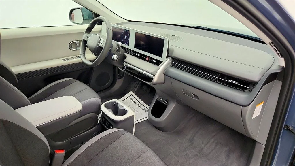 Used 2024 Digital Teal Hyundai SEL RWD image 25
