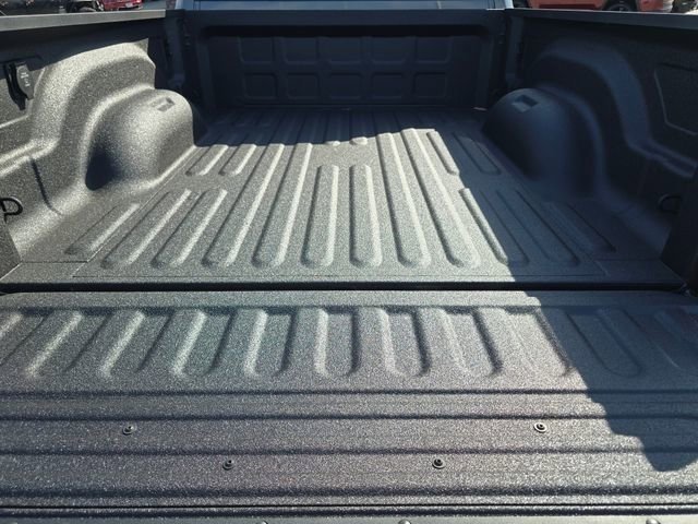 New 2026 Granite Crystal Metallic Clear-Coat Exterior Paint RAM Laramie image 38