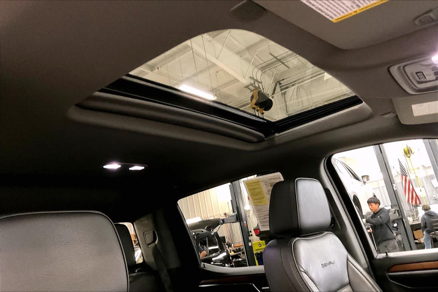 Used 2024 White Frost Tricoat GMC Denali image 14