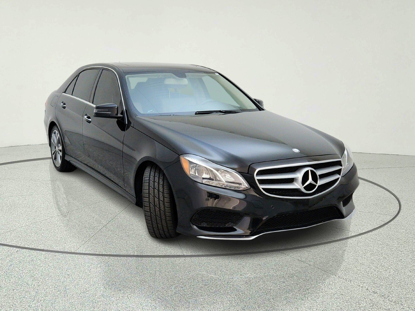 Used 2014 Black Mercedes-Benz E 350 Sport image 4