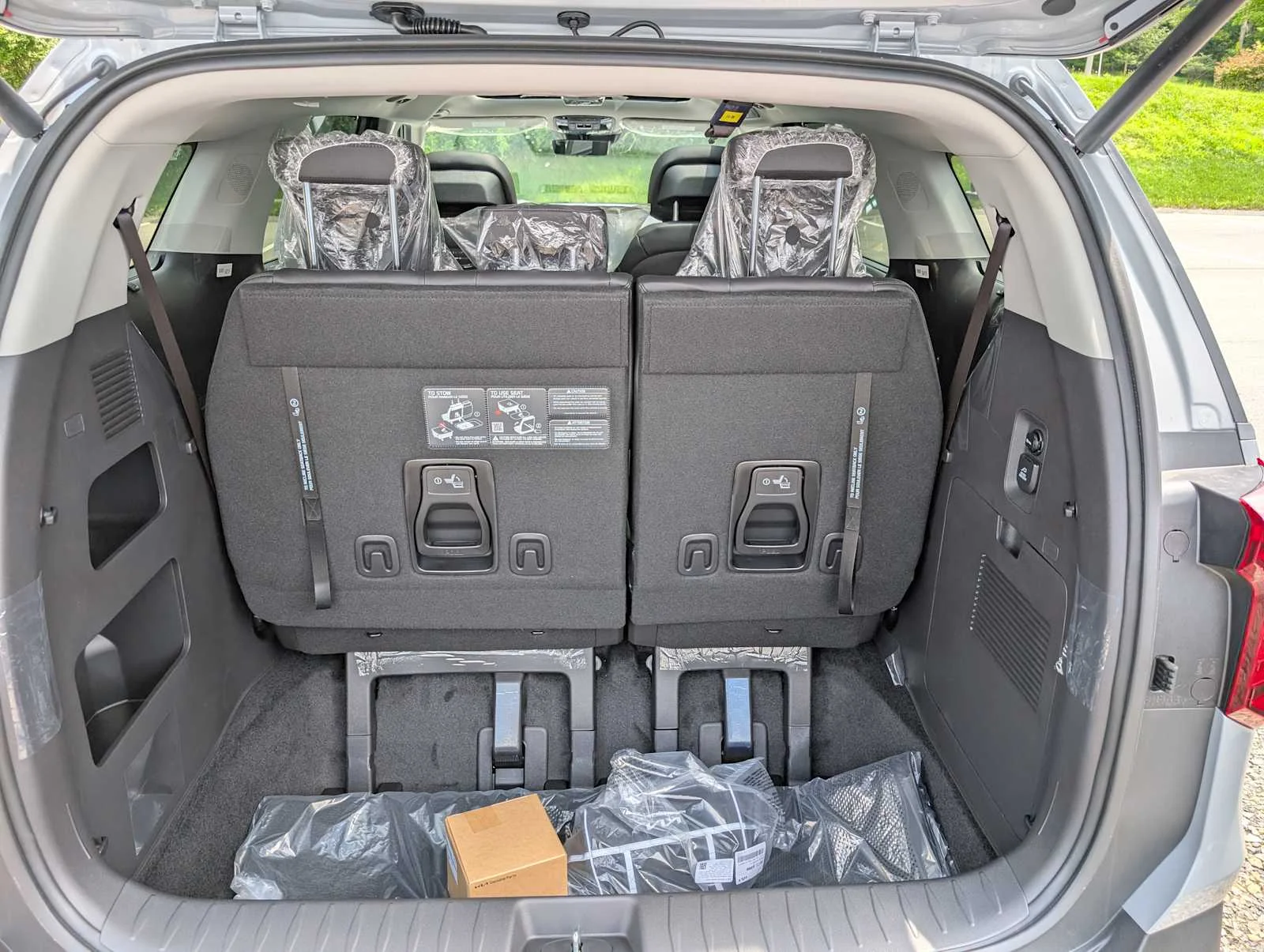 New 2026 Ceramic Silver Kia SX Prestige image 7