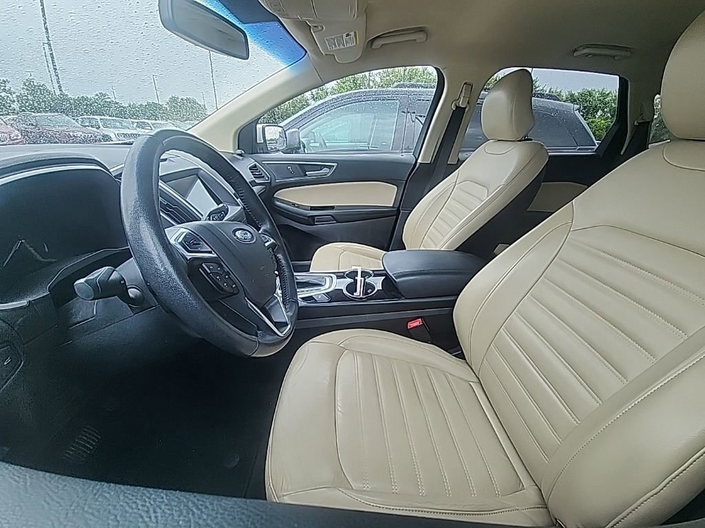 Used 2017 White Ford SEL image 3