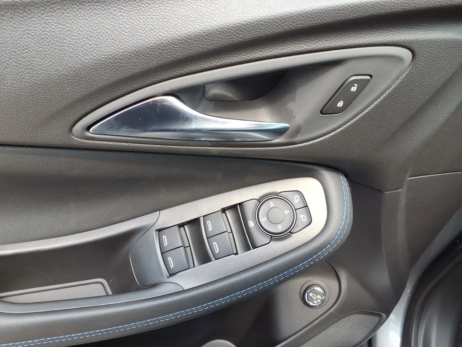 2026 Buick Encore GX Sport Touring - Photo 12