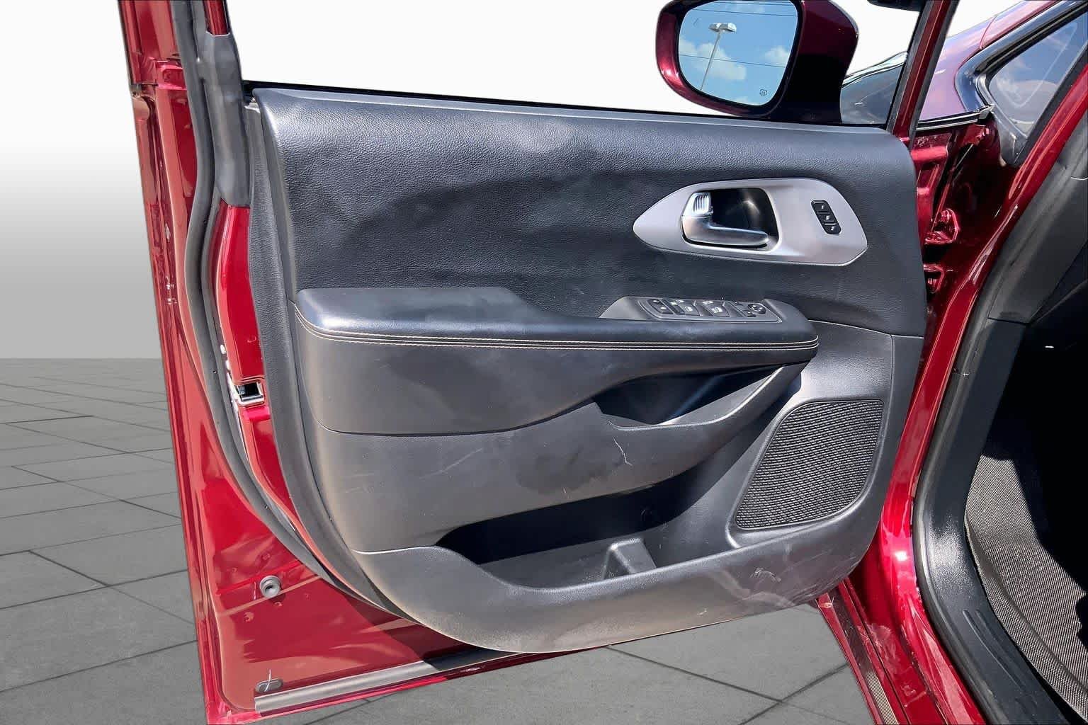 Used 2020 Velvet Red Pearlcoat Chrysler Touring L image 22