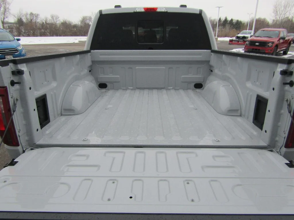 New 2026 Avalanche Ford XLT image 8
