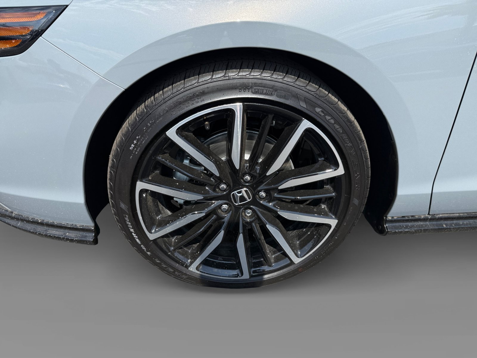 New 2026 Urban Gray Pearl Honda Touring image 9