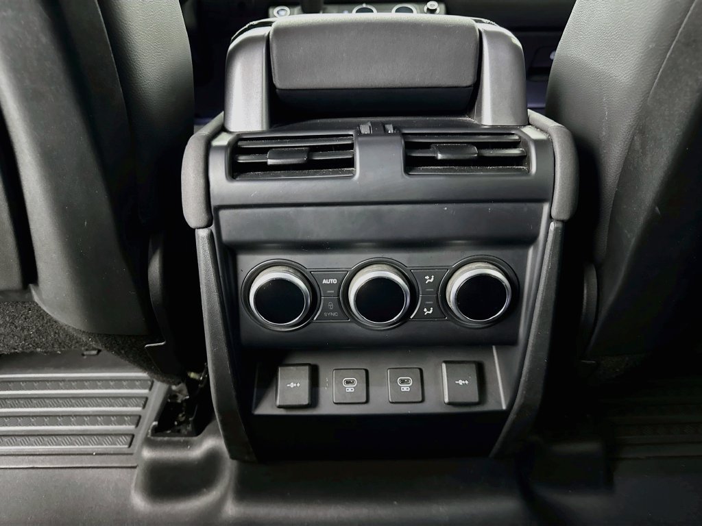 Used 2022 Black Land Rover S image 26