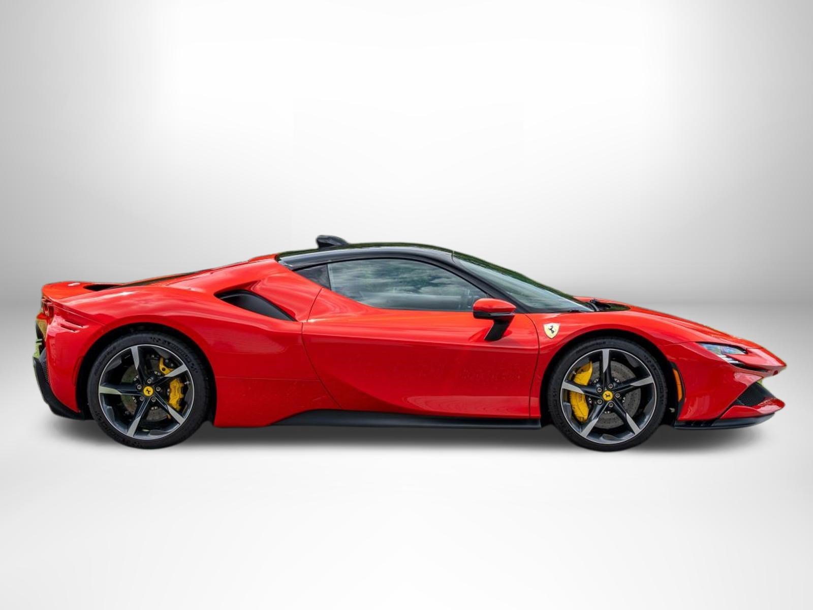 Used 2022  Ferrari  image 6