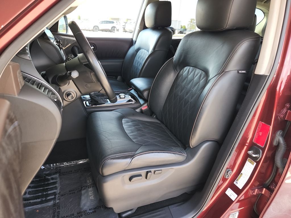 Used 2022 Red Nissan Platinum image 12