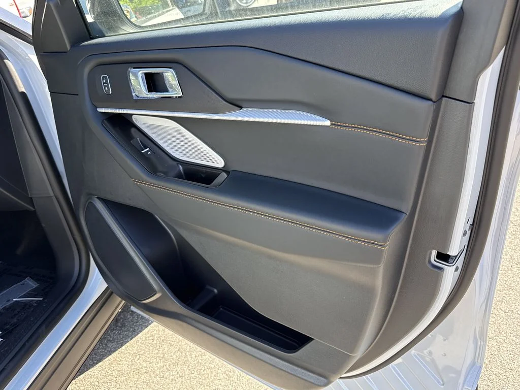 New 2026 White Ford Tremor image 28