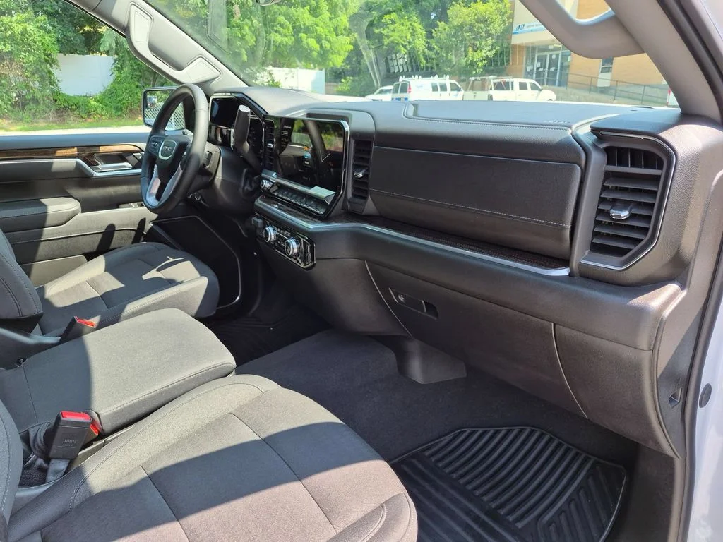 Used 2026 White GMC Elevation image 24