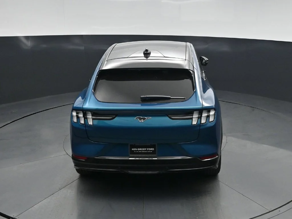 New 2026 Adriatic Blue Metallic Ford Premium image 38