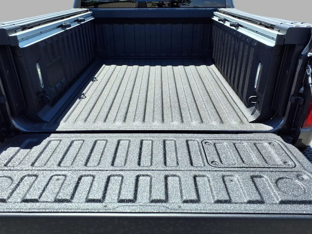 New 2026 Granite Crystal Metallic Clear-Coat Exterior Paint RAM Laramie image 26