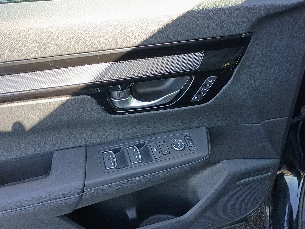 Certified Used 2024 BLACK Honda EX-L image 16