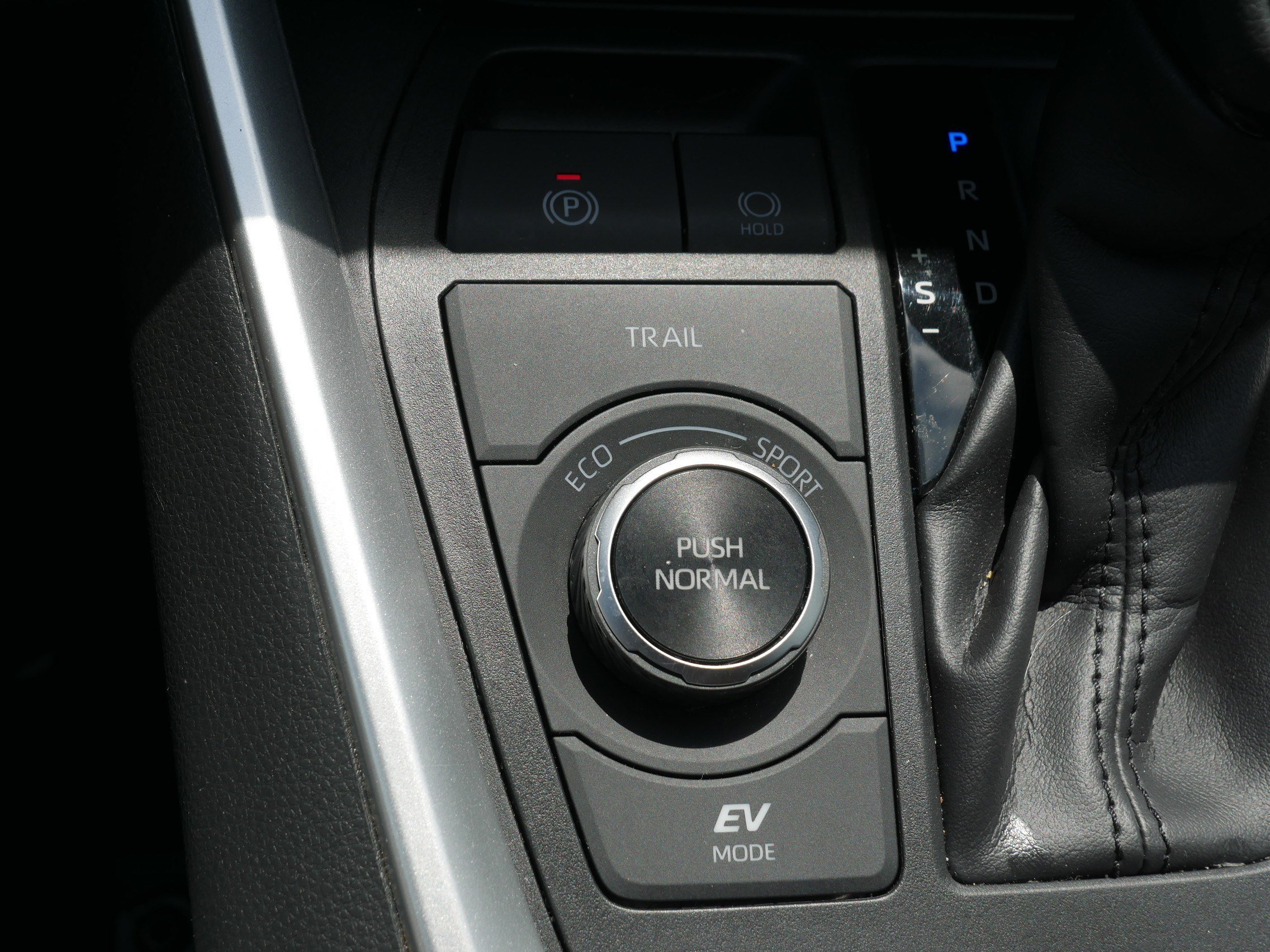 Used 2024 Silver Sky Metallic Toyota Hybrid LE image 28