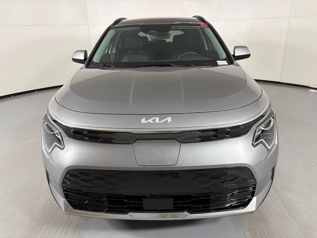 New 2026 Steel Gray Kia WIND image 3