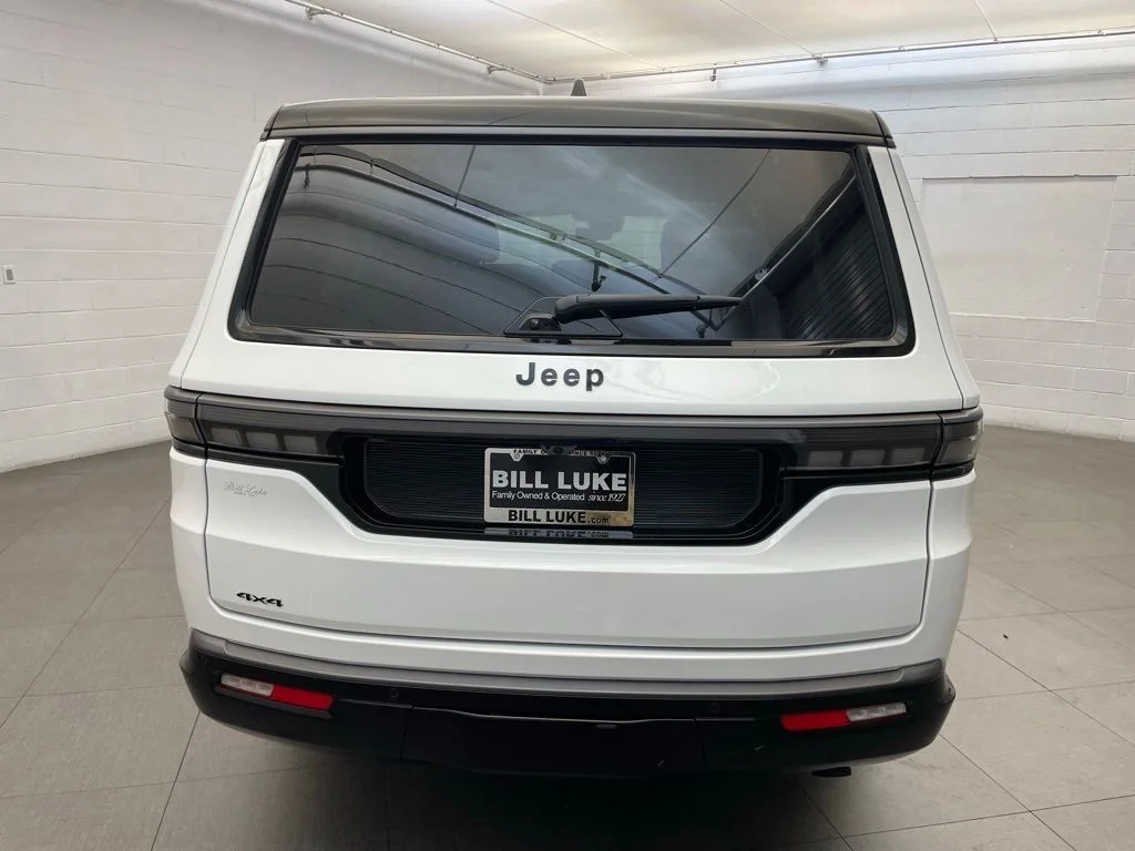 New 2026 White Jeep Summit Reserve image 5