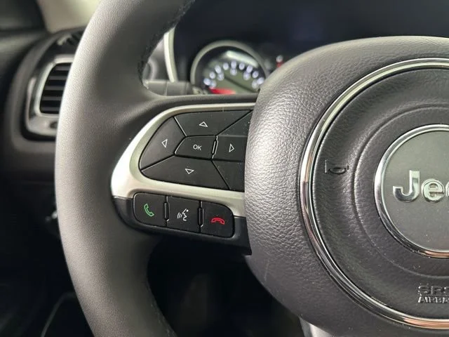 Used 2021 Black Jeep Altitude image 11