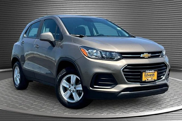 Used 2021 Gray Chevrolet LS image 3