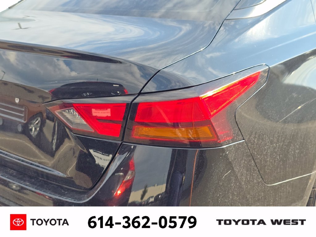 Used 2020 Black Nissan 2.5 S image 9