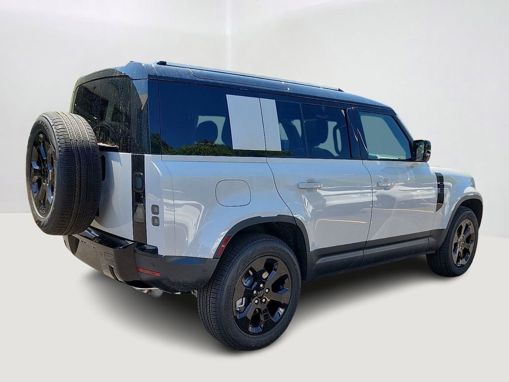 Used 2026 Borasco Gray Metallic Land Rover S image 3