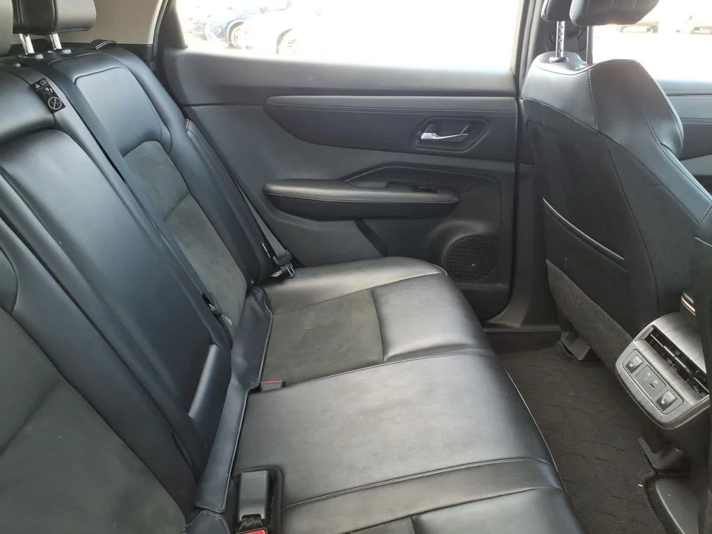 Used 2023 Green Nissan EVOLVE+ image 8