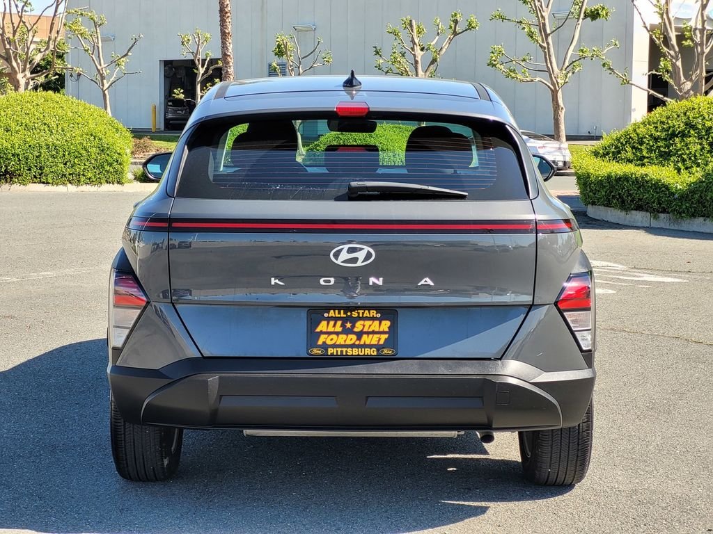 Used 2025 Gray Hyundai SE image 5