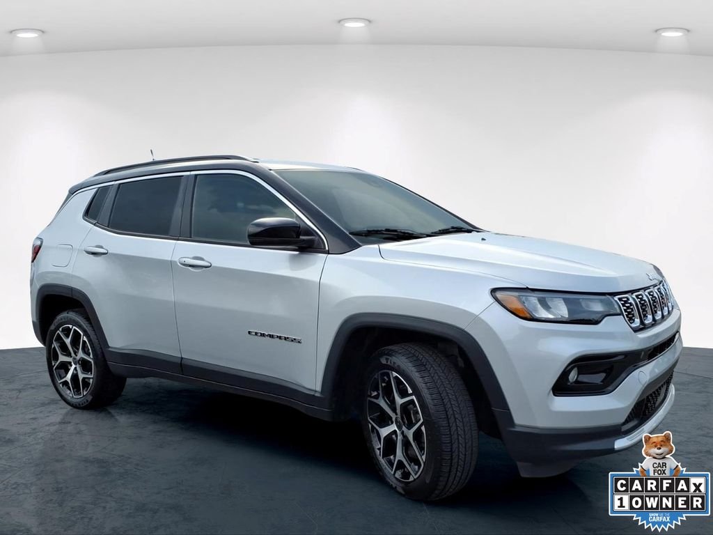 Used 2025 Silver Jeep Limited image 4