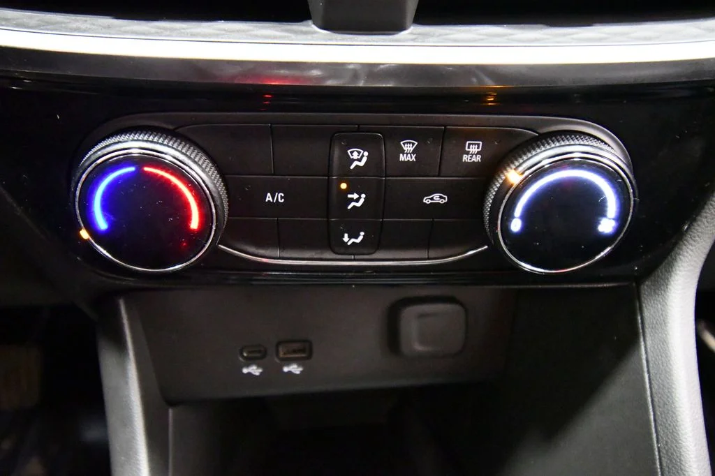 Used 2024 White Buick Sport Touring image 25