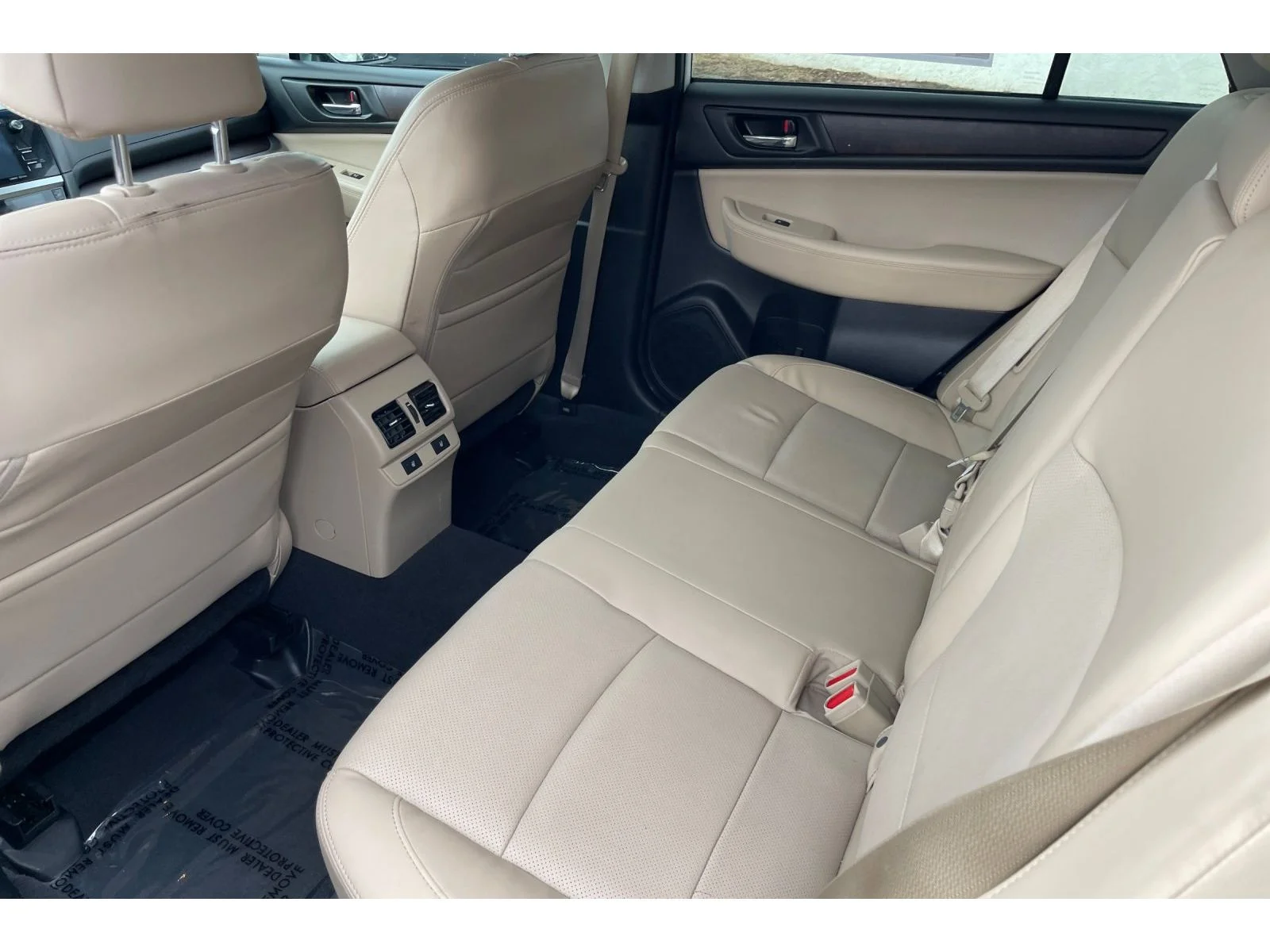 Used 2017 CRYSTAL WHITE PEA Subaru Limited image 14