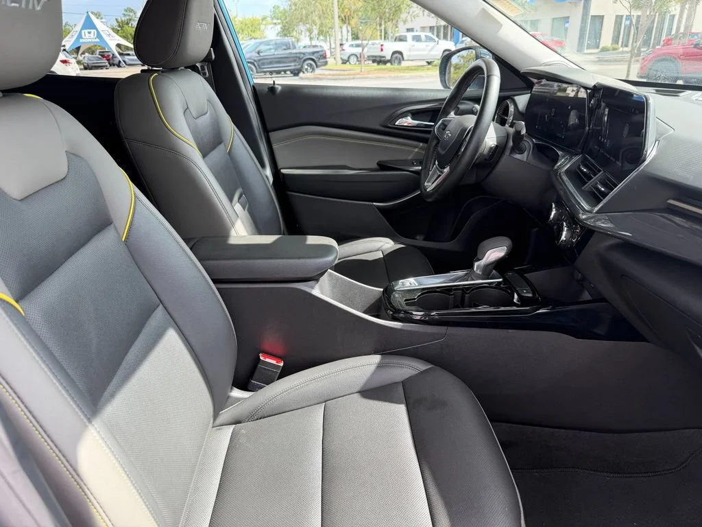 Used 2025 Marina Blue Chevrolet ACTIV image 11