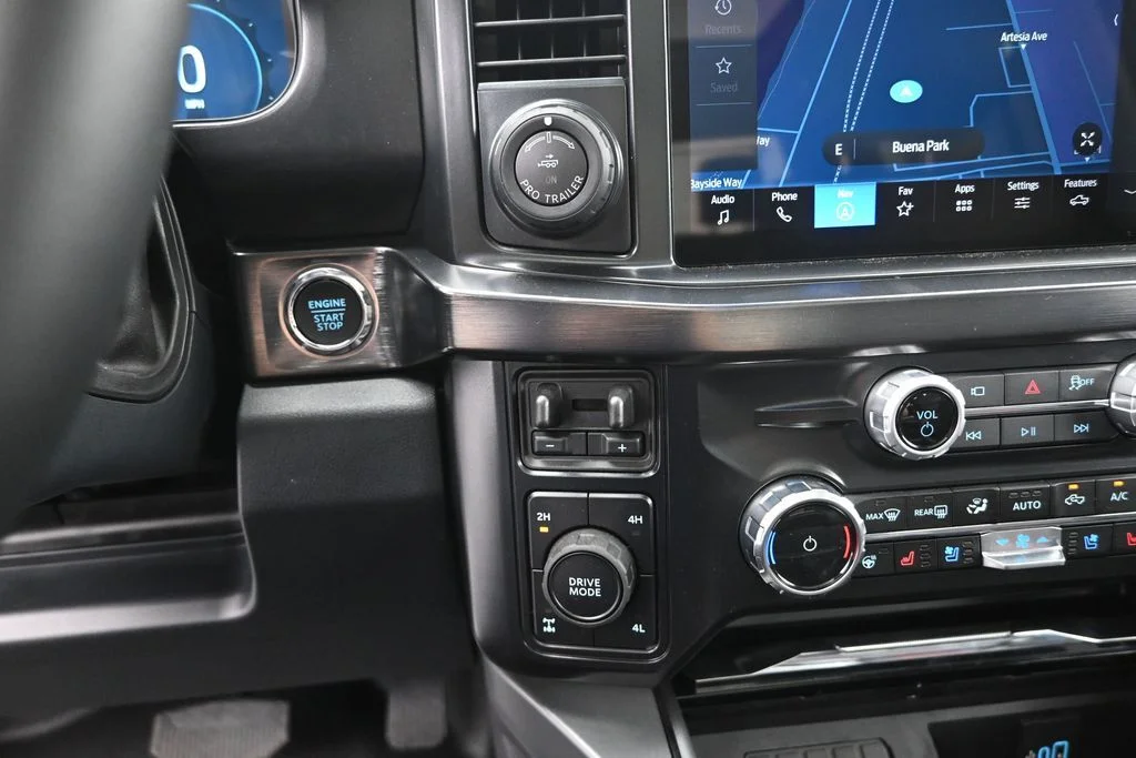 New 2026 Star White Metallic Tri-Coat Ford Lariat image 19