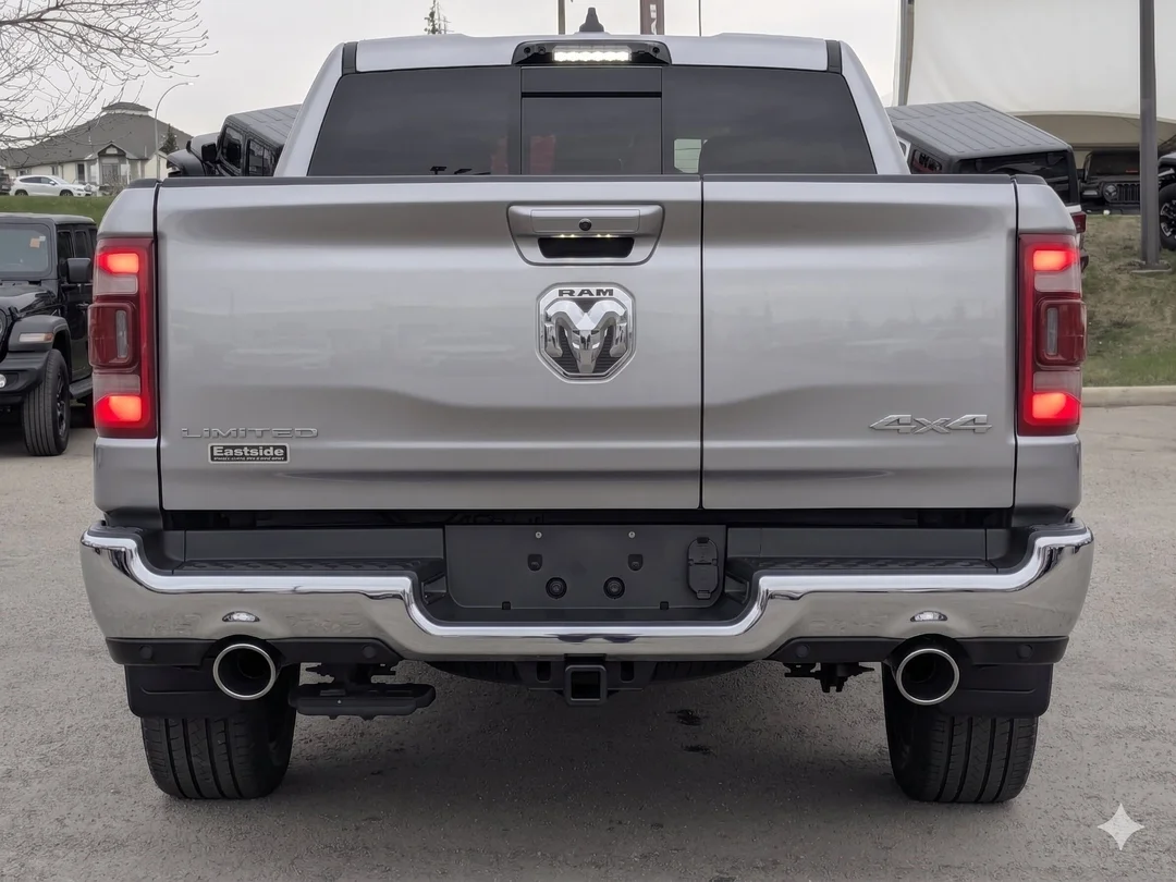 Certified Used 2023 Silver RAM Limited - - 4x4 - Elite Pkg - Ltd Lvl 1 Grp - Pano Sunroof - 22 Wheels & More! image 7