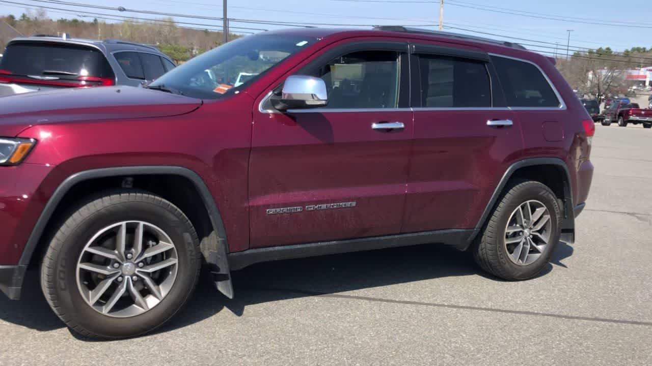 Used 2018 Velvet Red Pearlcoat Jeep Limited image 4