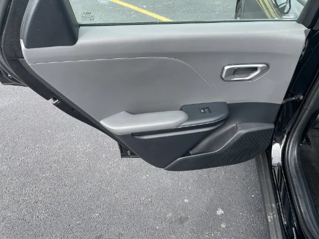 2025 Kia K4 LXS - Photo 27