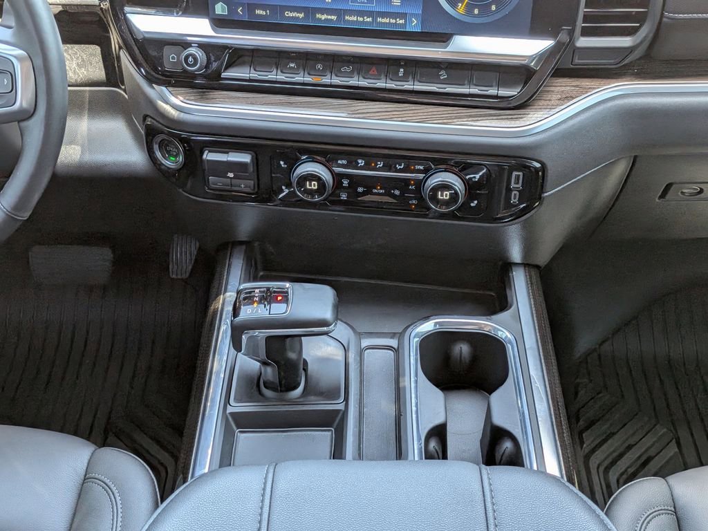 2025 Chevrolet Silverado 1500 LT Trail Boss - Photo 17