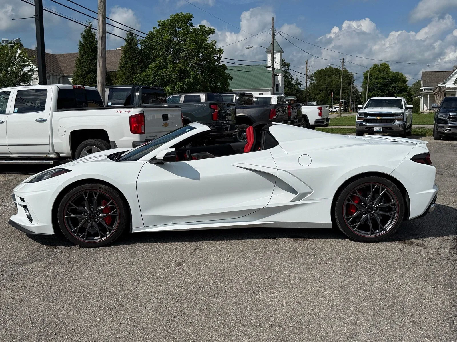 Used 2023 White Chevrolet Stingray image 3