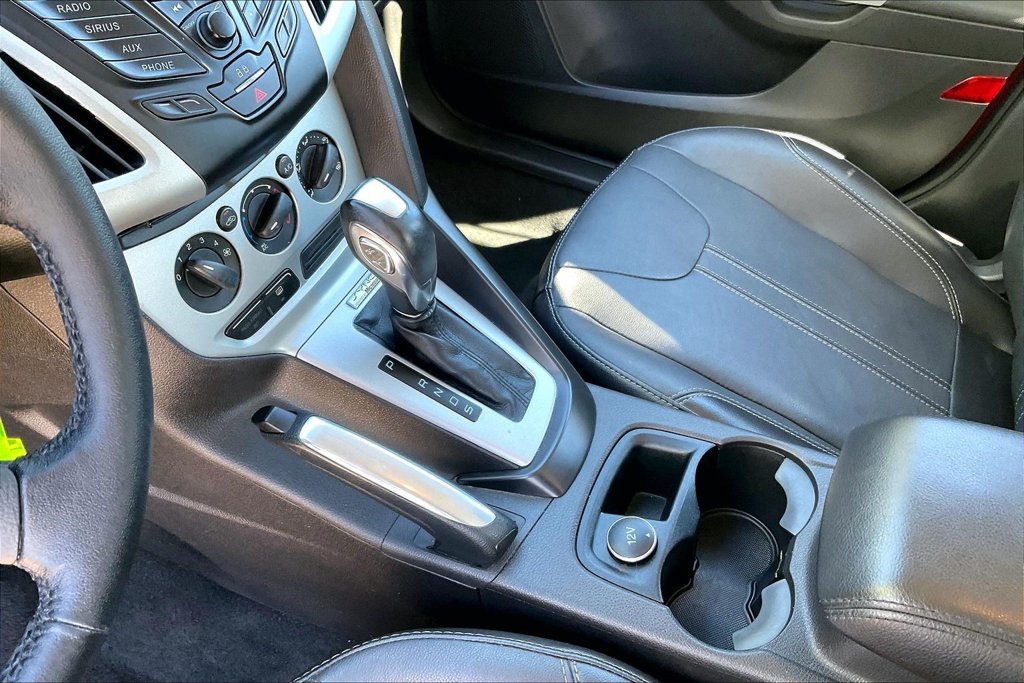 Used 2013 Red Ford SE image 17