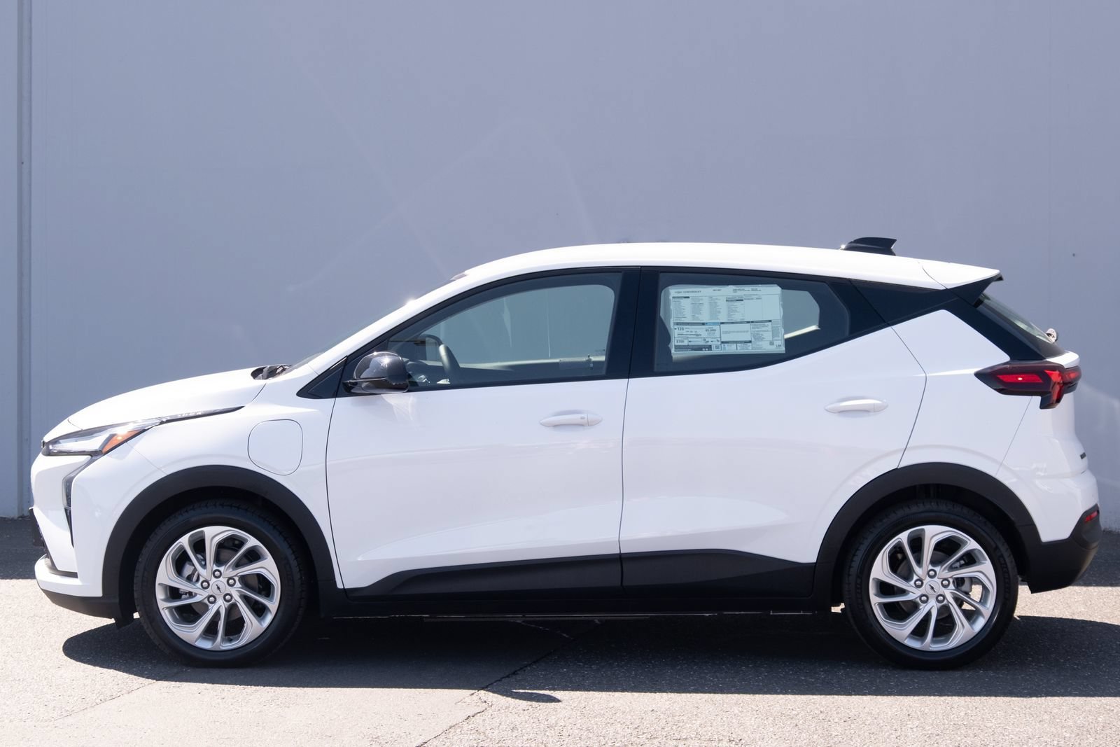 New 2027 Summit White Chevrolet LT image 23