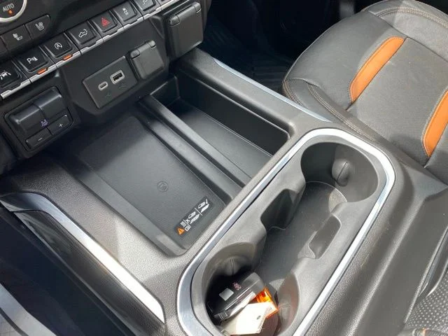 Used 2021 White GMC AT4 image 22