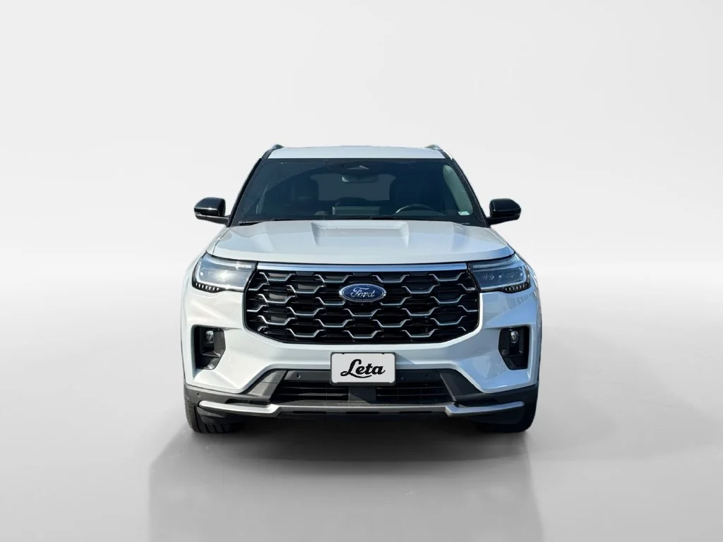 Used 2025 White Metallic Ford Platinum image 8