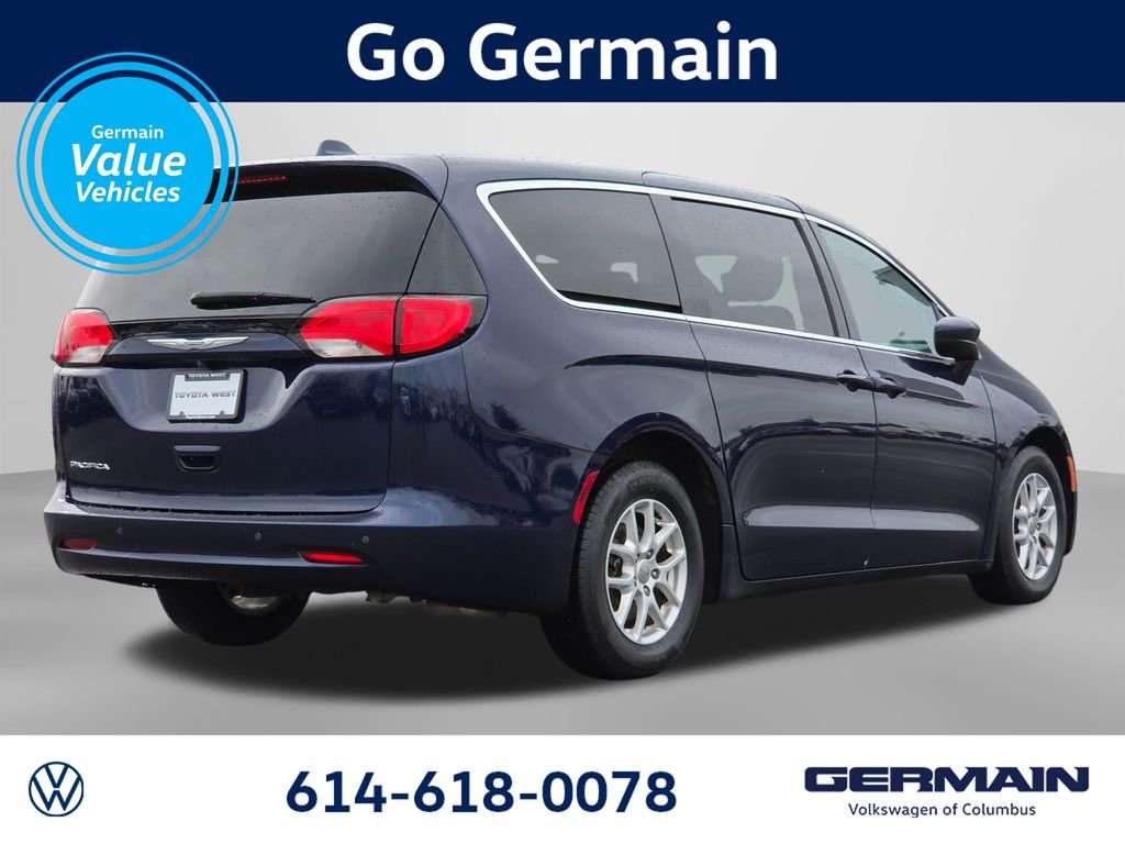 Used 2017 Blue Chrysler LX image 7
