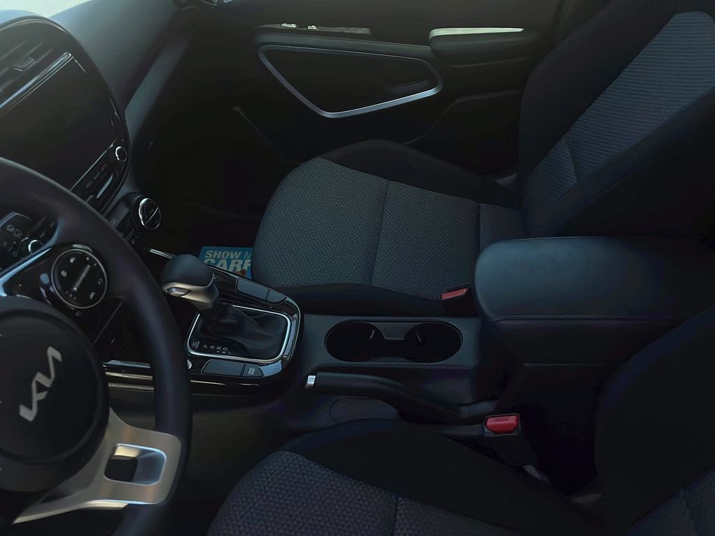 2023 Kia Soul S - Photo 11