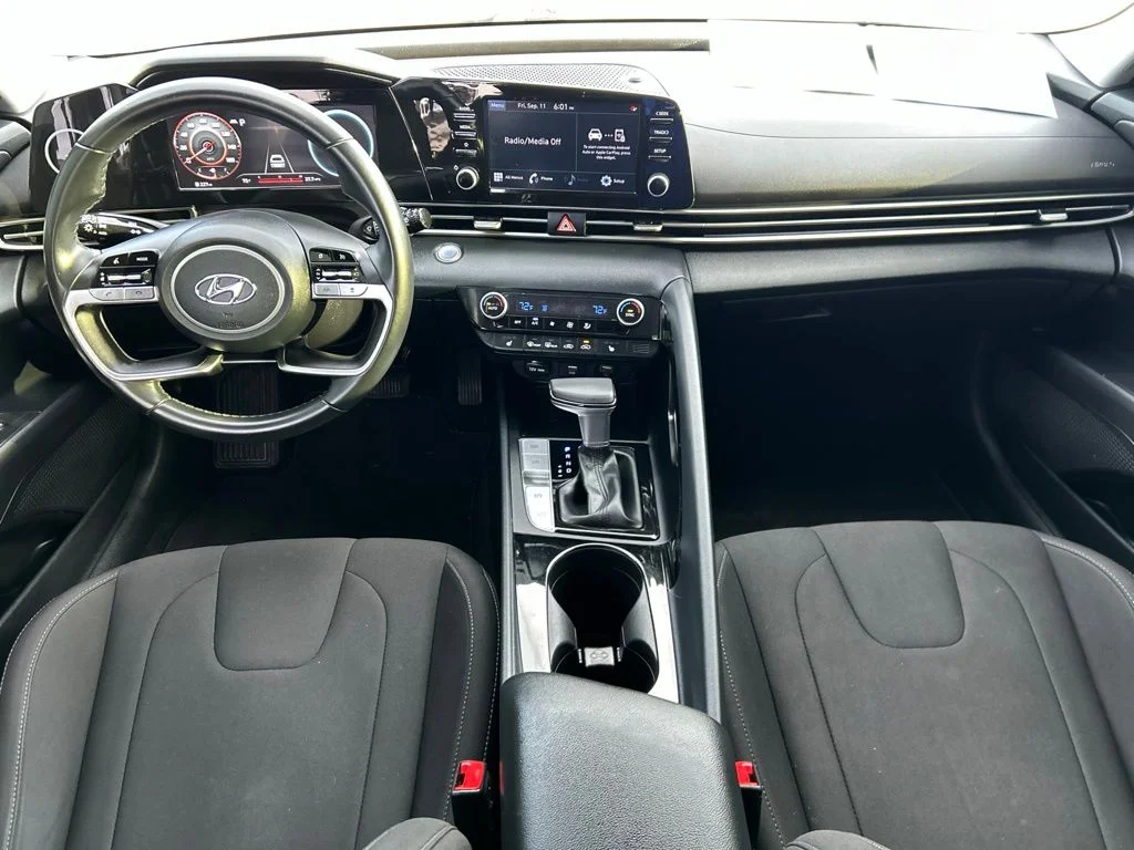 Used 2022 Gray Hyundai SEL image 18