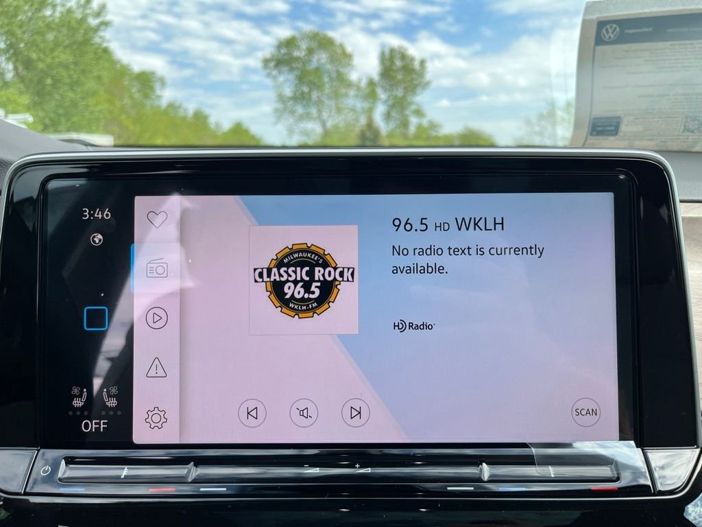 New 2026 Black Volkswagen 2.0T SE w/Technology image 16