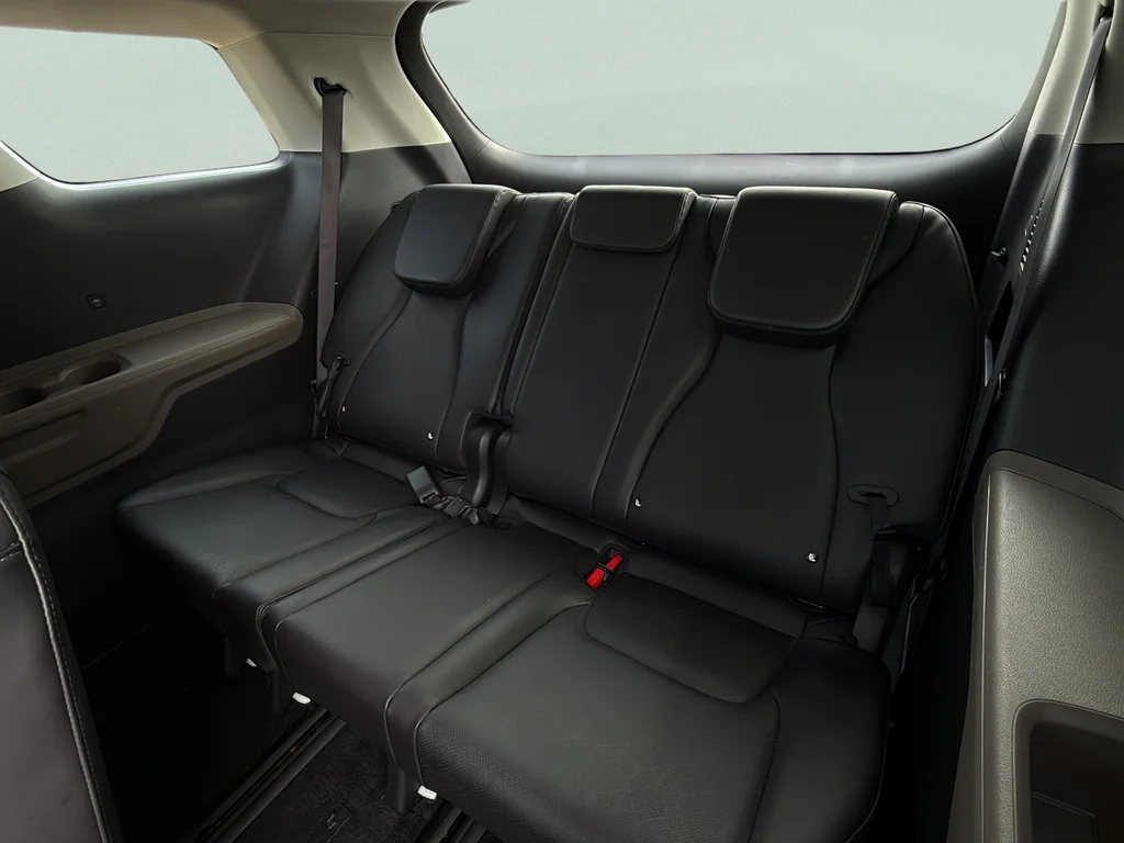Certified Used 2026 Snow White Pearl Kia LXS image 31