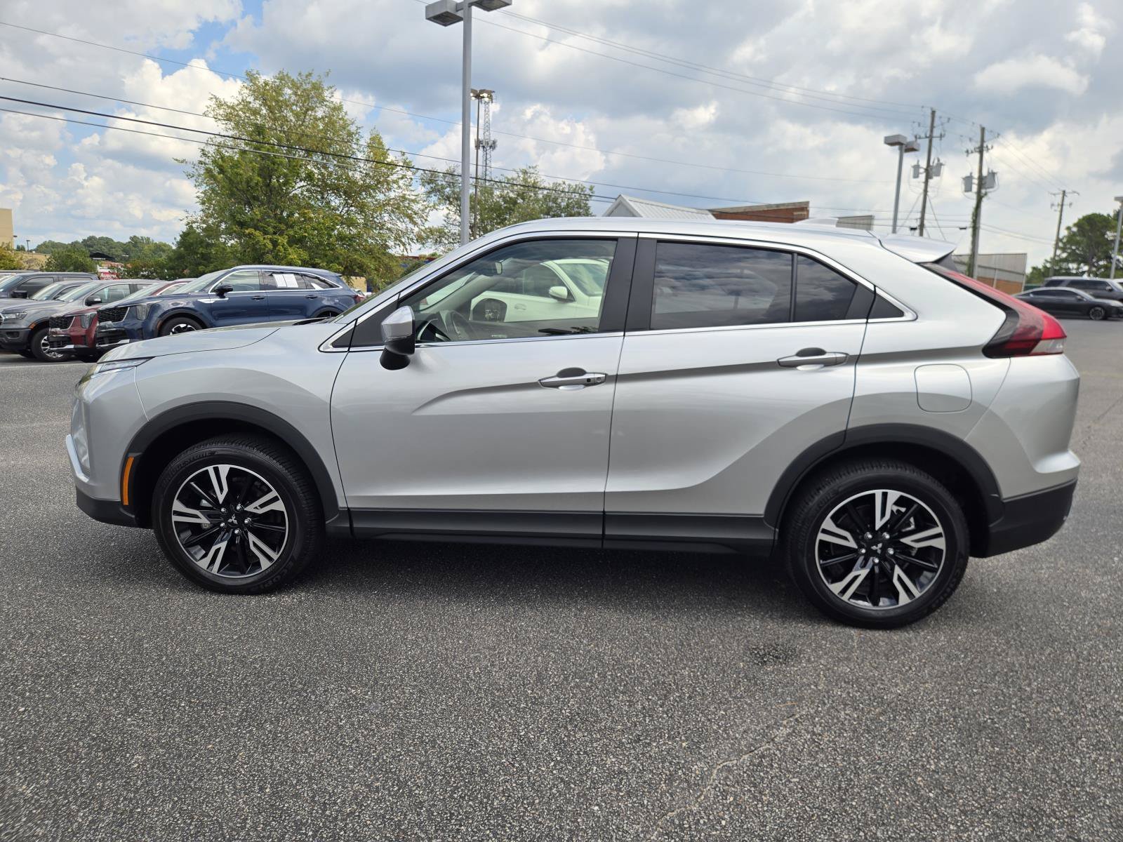 2025 Mitsubishi Eclipse Cross SE - Photo 12