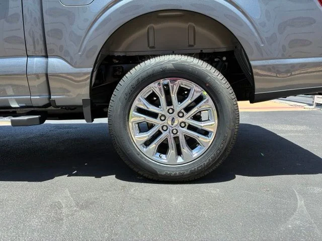 New 2026 Carbonized Gray Metallic Ford XLT image 17