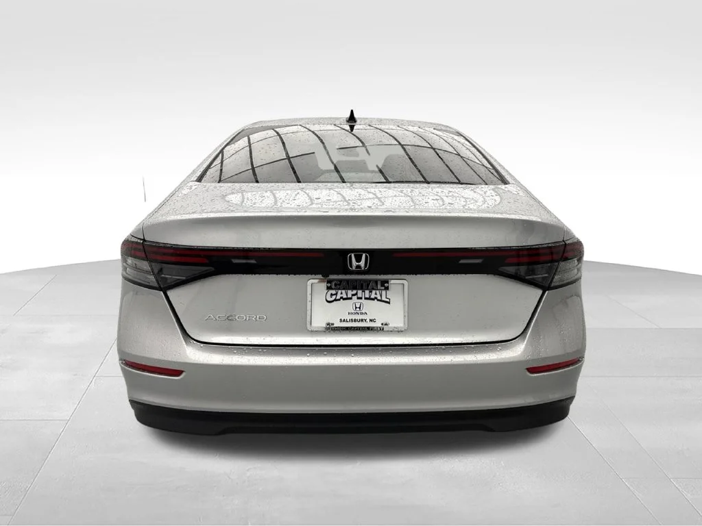 New 2026 Solar Silver Metallic Honda SE image 7