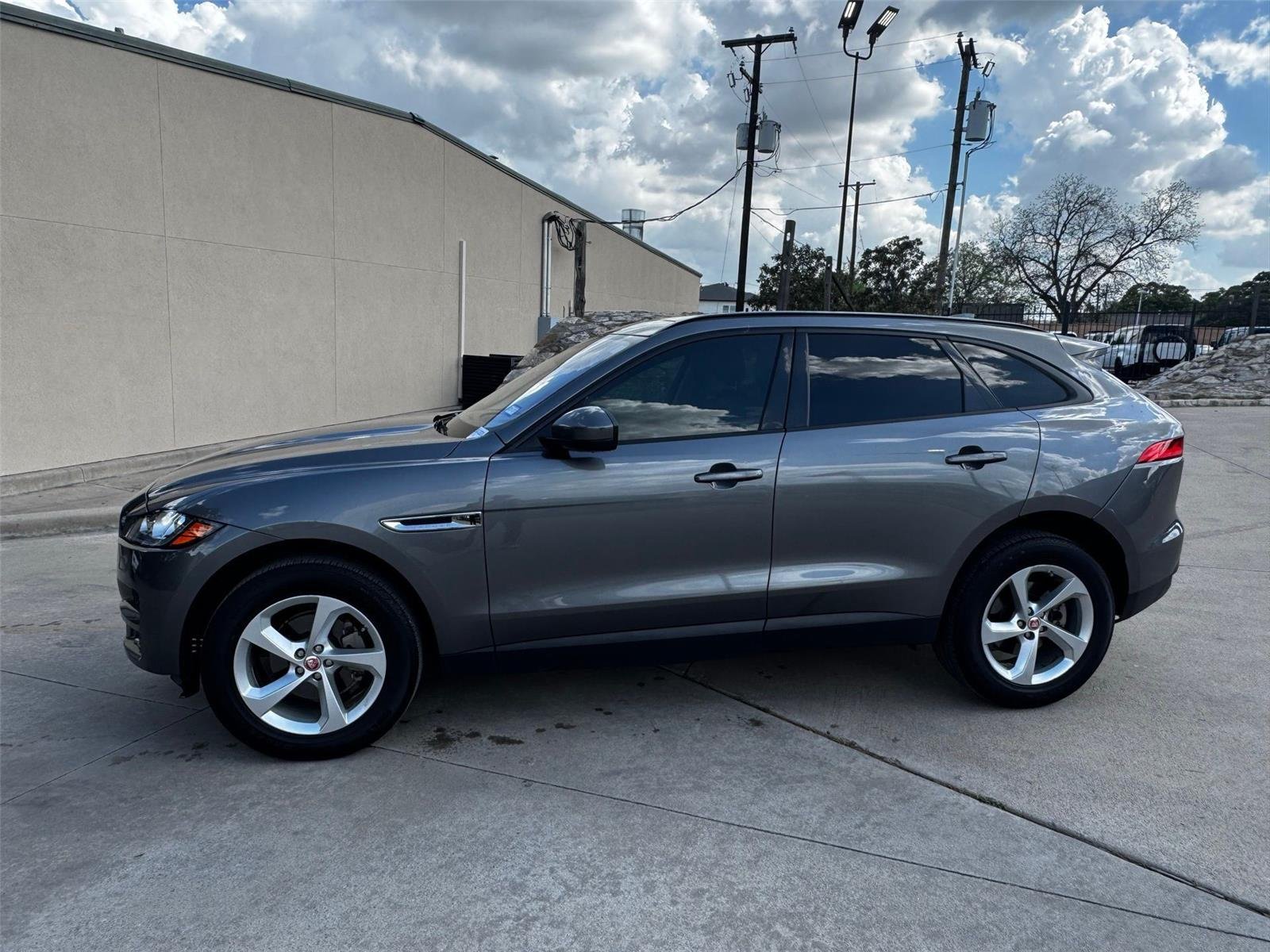 2018 Jaguar F-PACE Premium